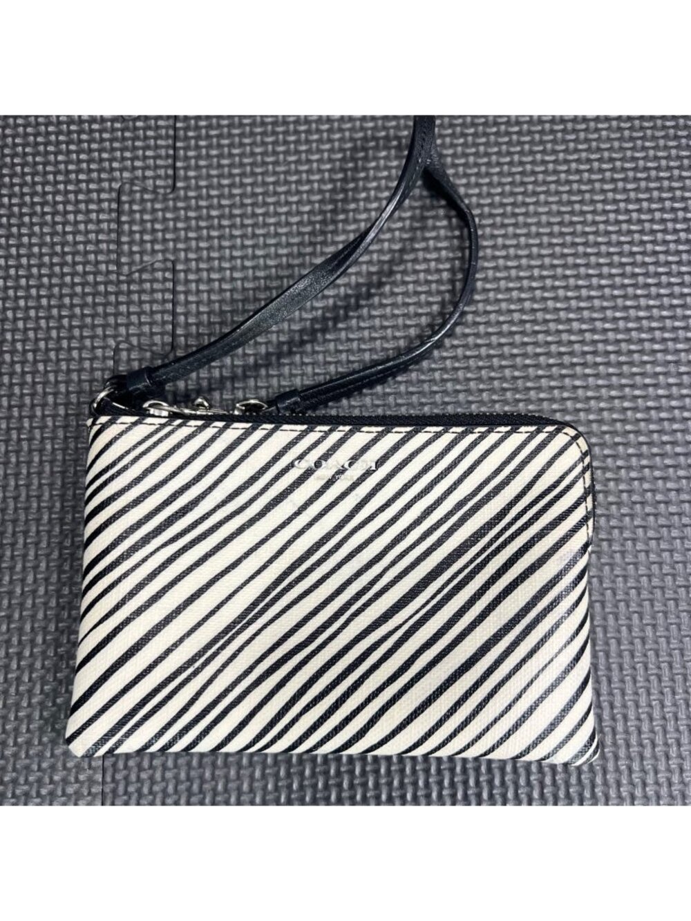Coach Black & White Diagonal Stripe Leather Wristlet Zip Closure Compact Design - Picture 1 of 5